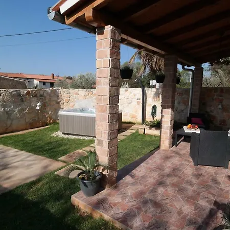 Aurora Villa *