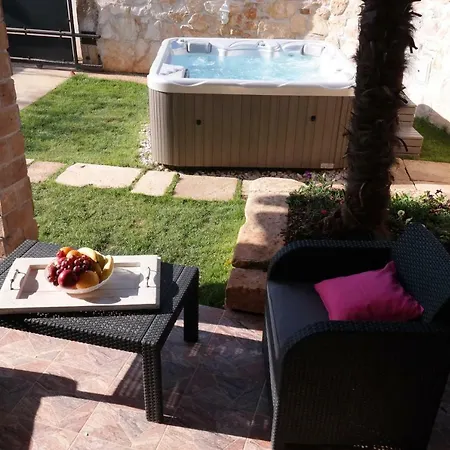Aurora Villa Loborika